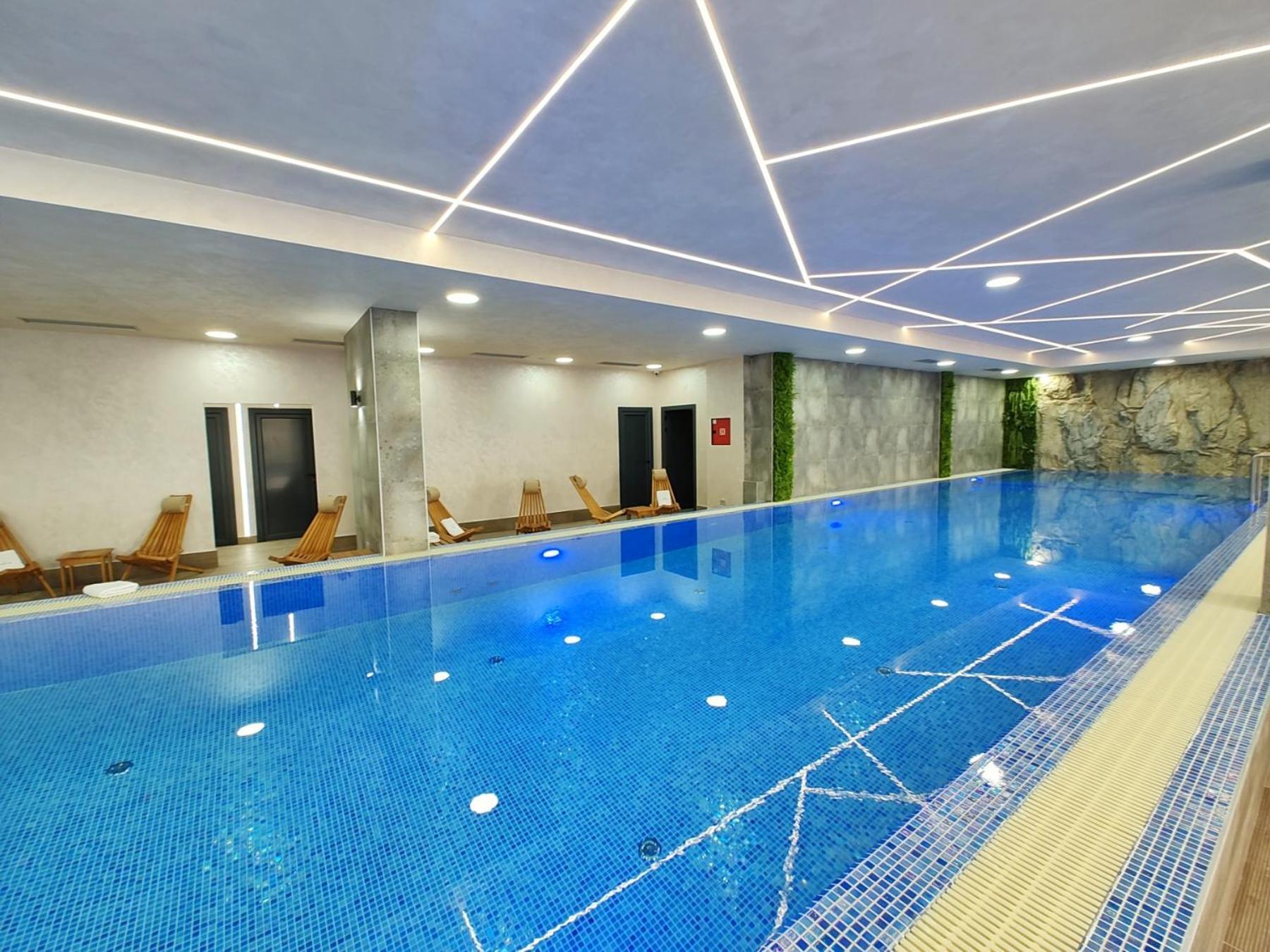 Primus Sa Bazenom,spa&wellness Centrom-velika Recepcija 125 兹拉蒂博尔
