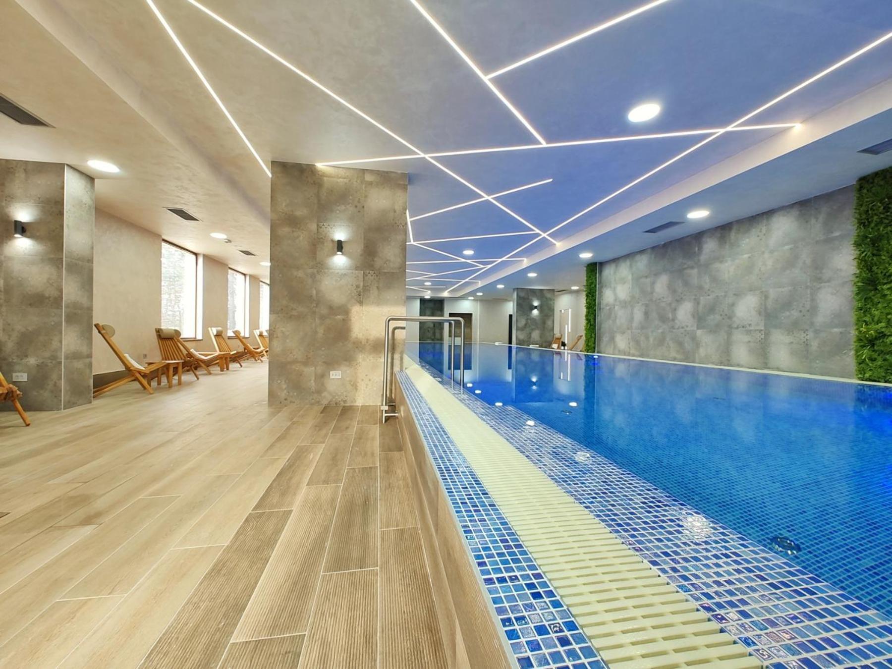 Primus Sa Bazenom,spa&wellness Centrom-velika Recepcija 125 公寓