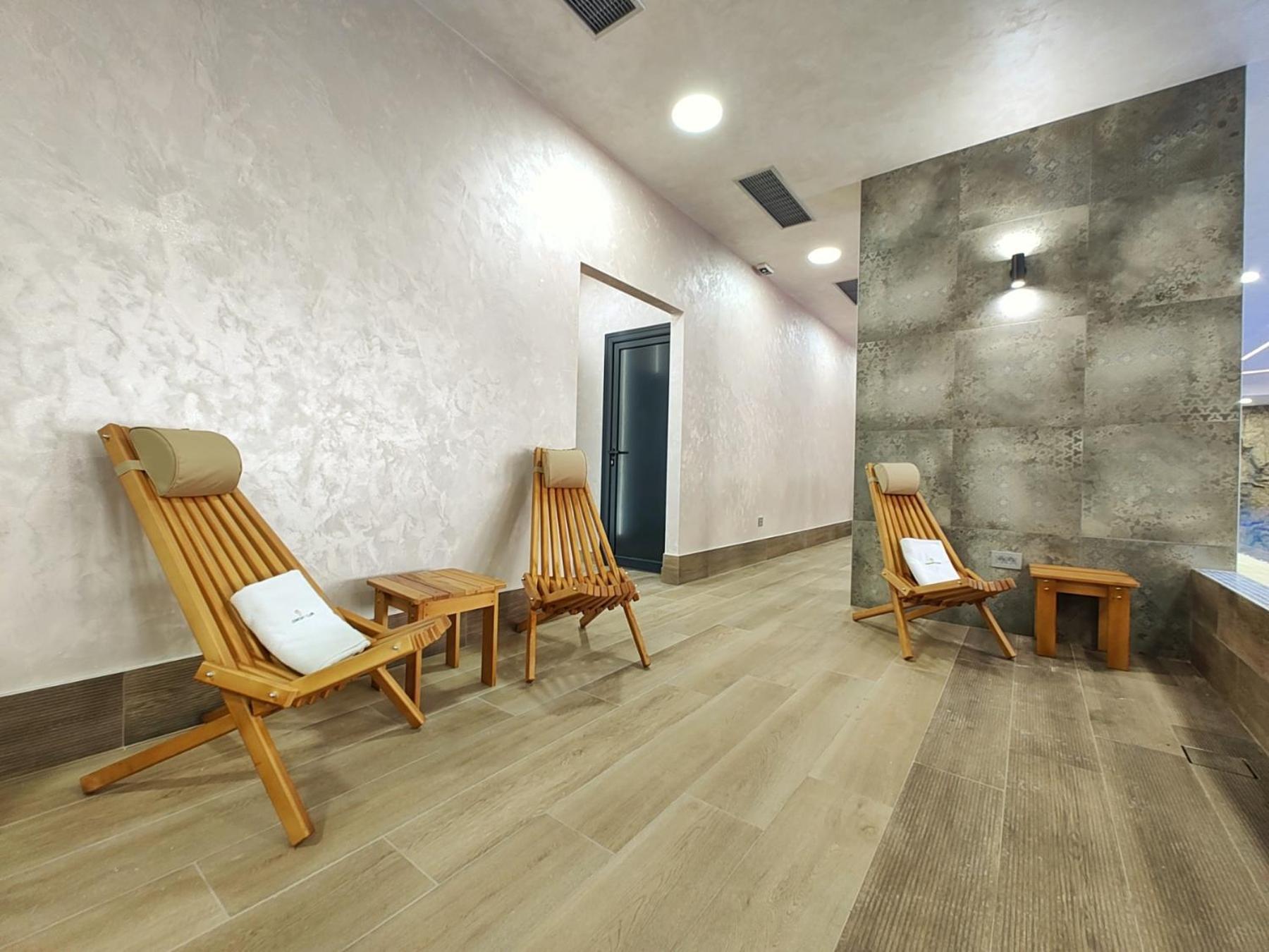 Primus Sa Bazenom,spa&wellness Centrom-velika Recepcija 125